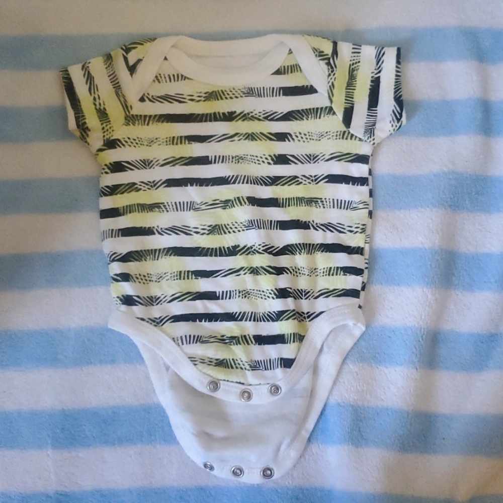 Monkey bars 0-3 striped leaf diaper shirt